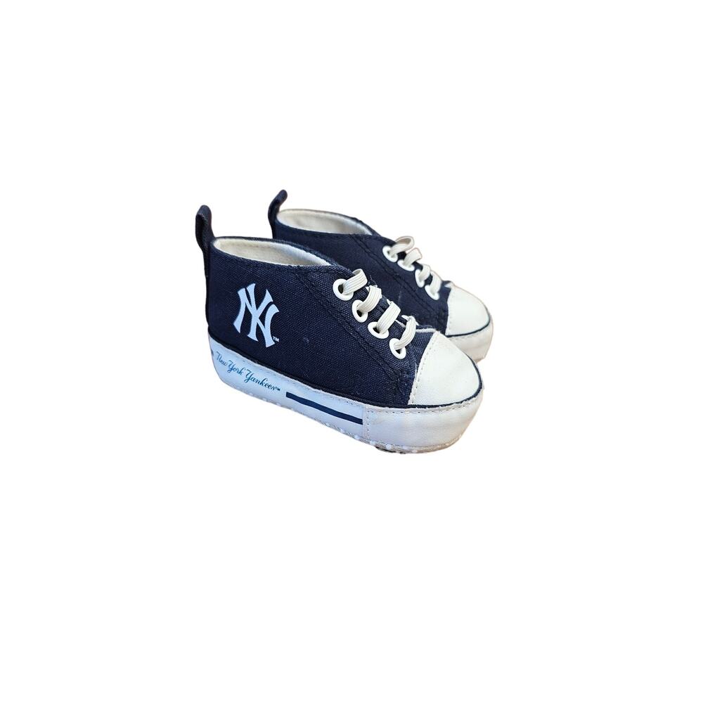Baby Fanatic NEW‎ YORK YANKEES Baseball Blue White Bootie Crib Shoe MLB 0-6M